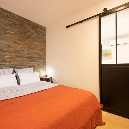 Real Regina Garage Prive Centre Et Lägenhet